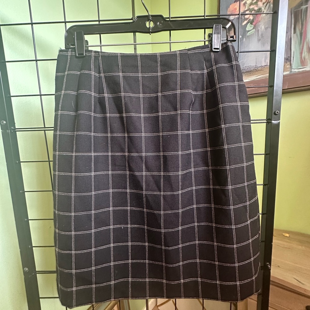 Amanda Smith Black A-Line Knee-Length Skirt